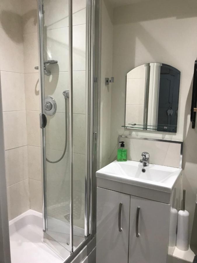 Luxury Refurbished 2 Bedroom Regency Apartment Челтенхам Экстерьер фото